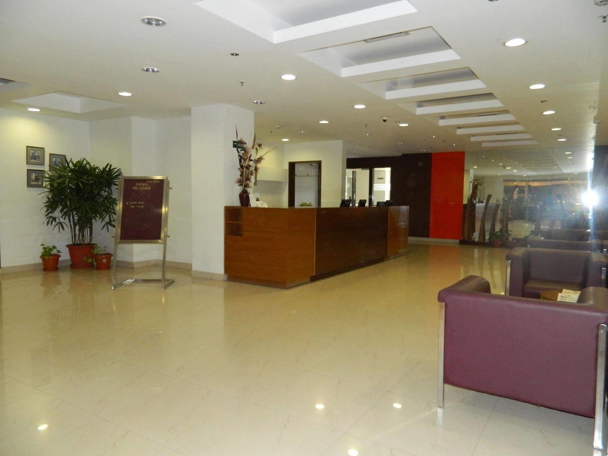Evoma Hotel Bangalore Exterior foto
