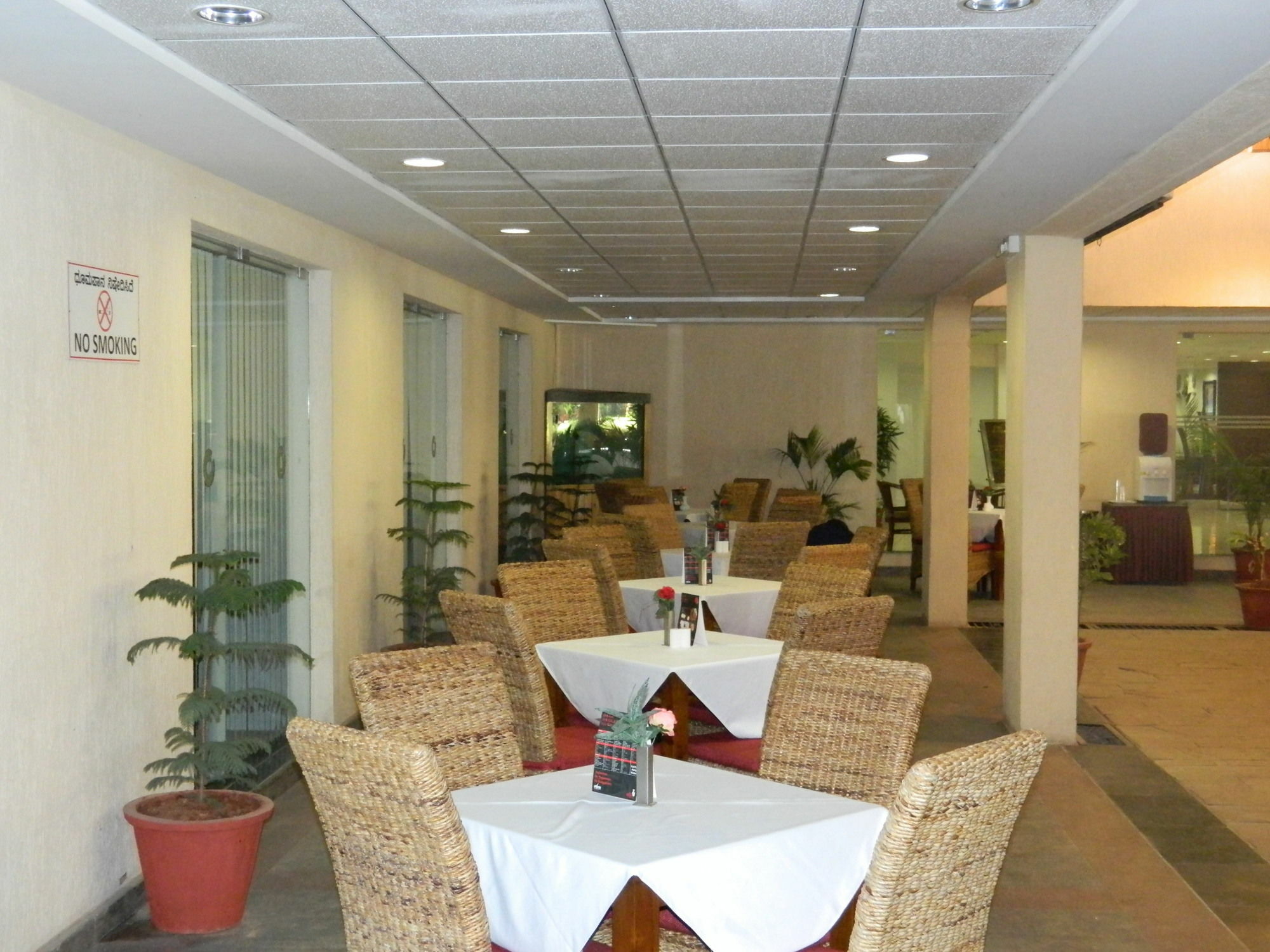 Evoma Hotel Bangalore Exterior foto